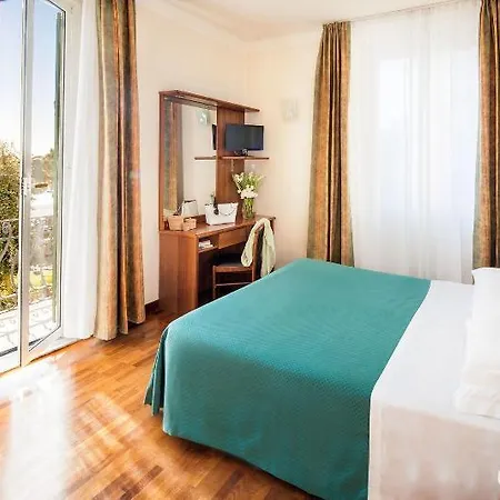 Riviera Hotel 3*
